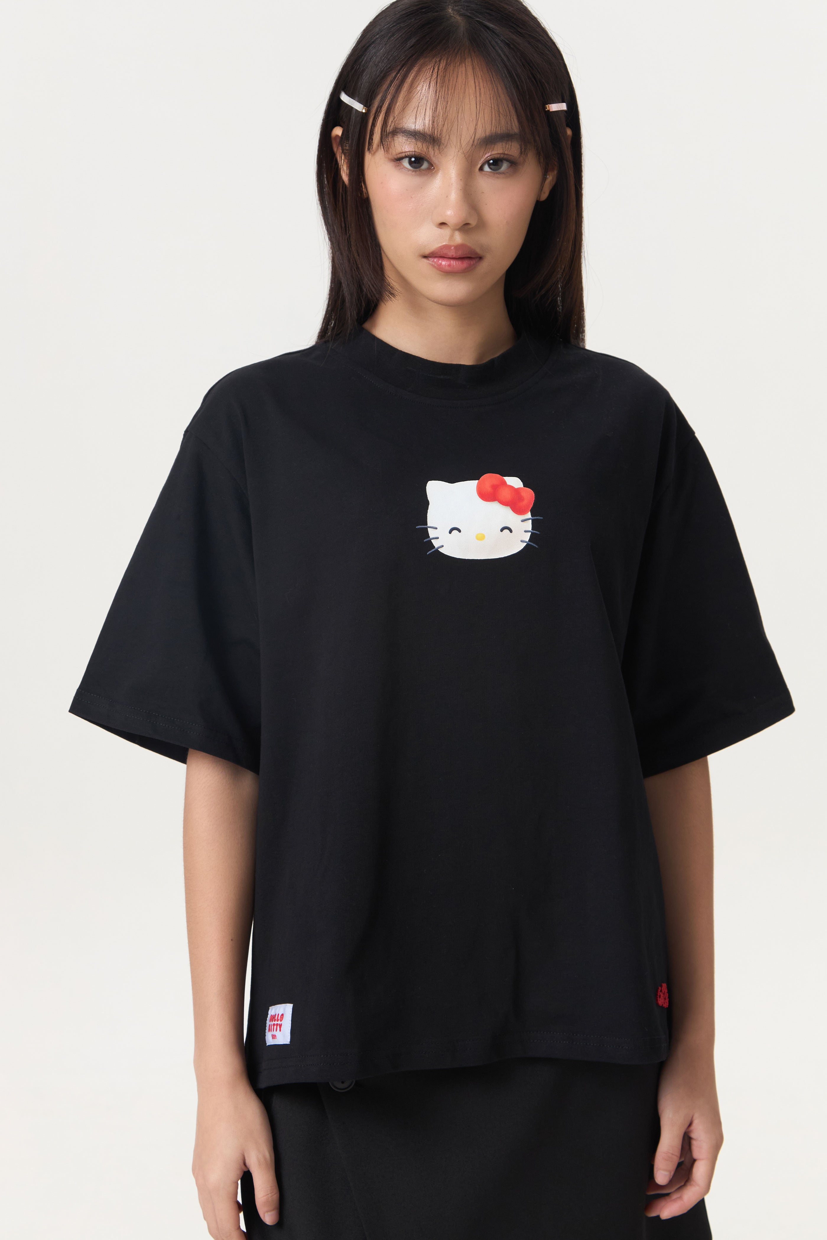 WHISKIE TEE BLACK- CALLIE X HELLO KITTY