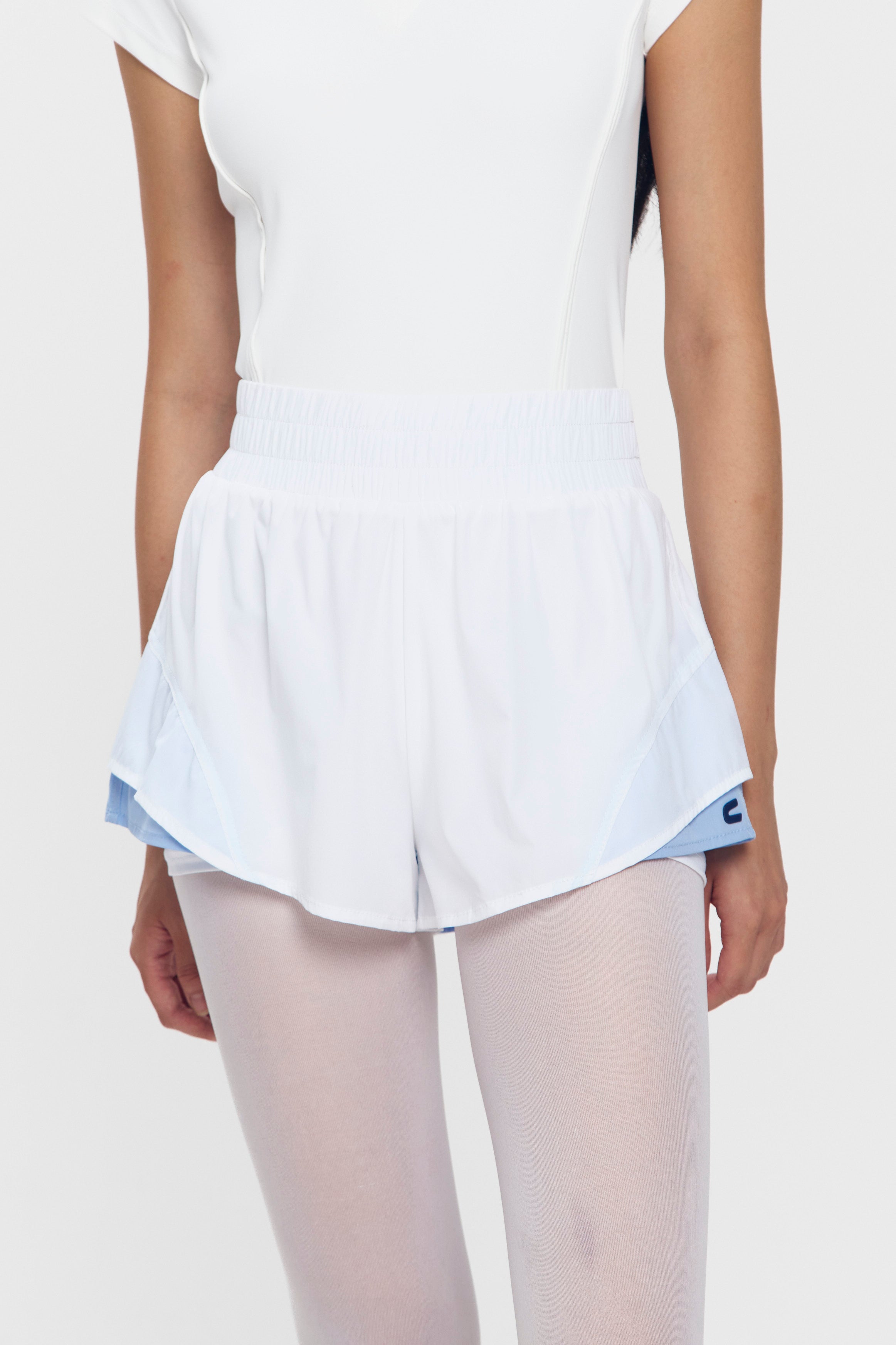 TEMPO SHORT WHITE