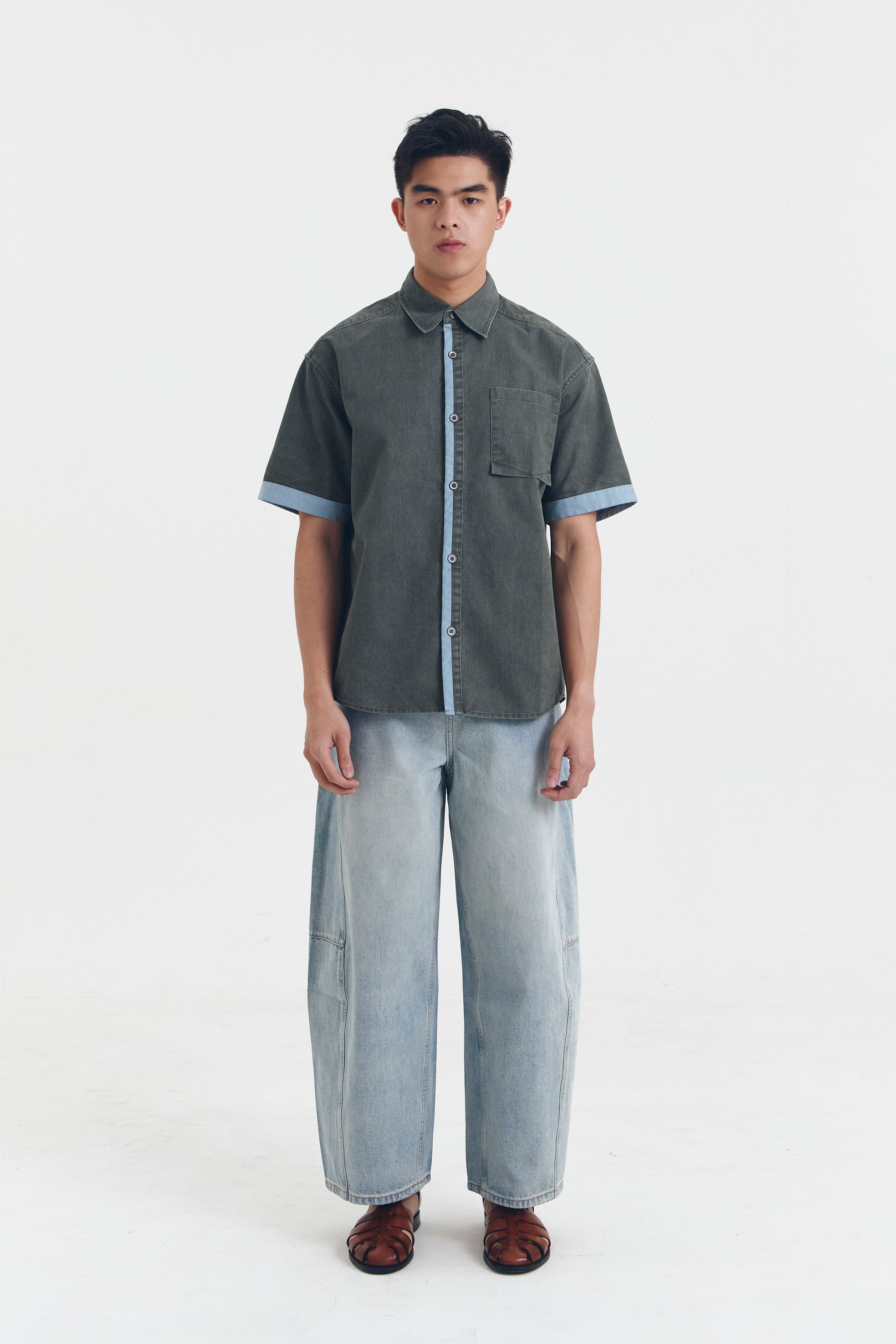TENTARA TERTINGGI LUANDA