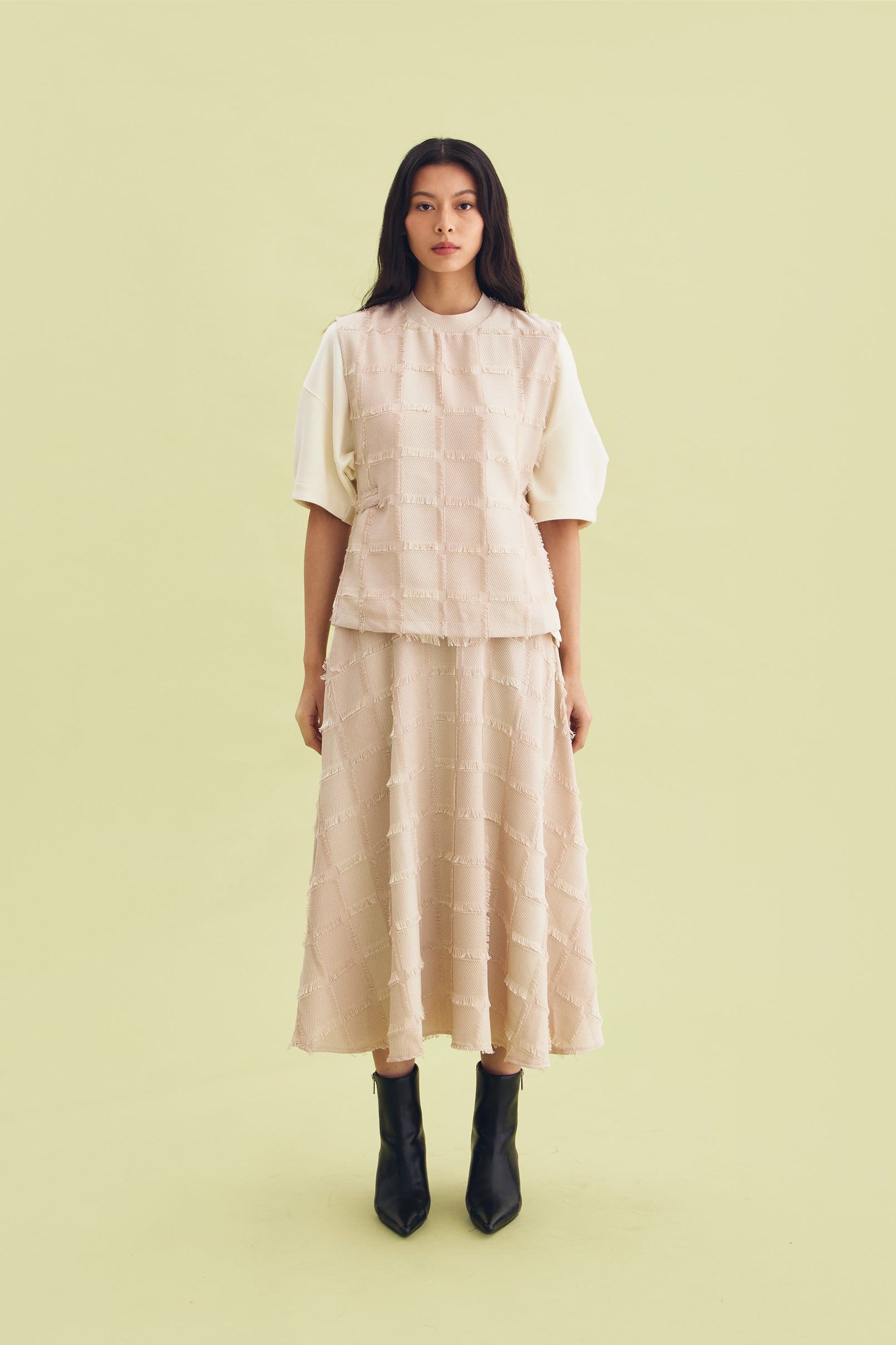 FEATHER VEST BEIGE - CALLIE FT. IRANI VIANZA