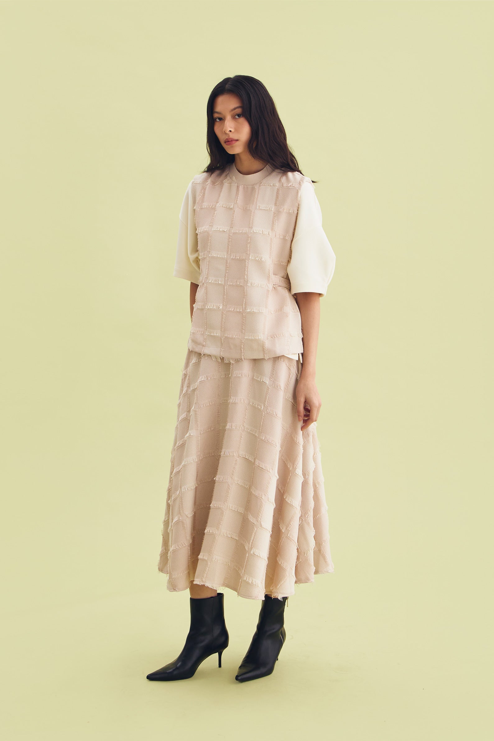 FEATHER VEST BEIGE - CALLIE FT. IRANI VIANZA