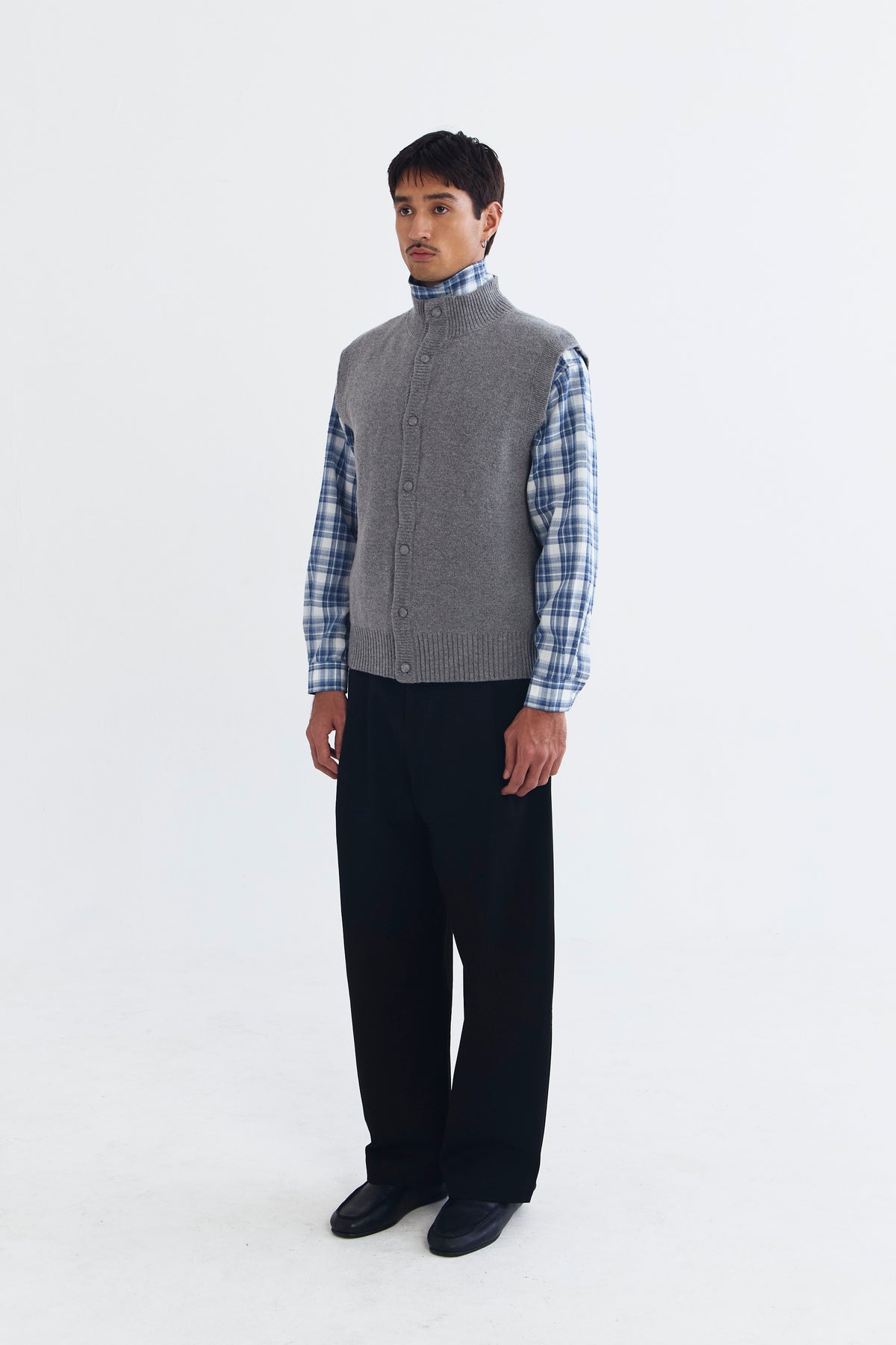 SACRAMENTO VEST GREY