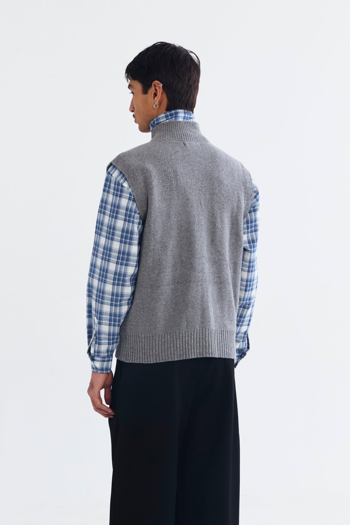 SACRAMENTO VEST GREY