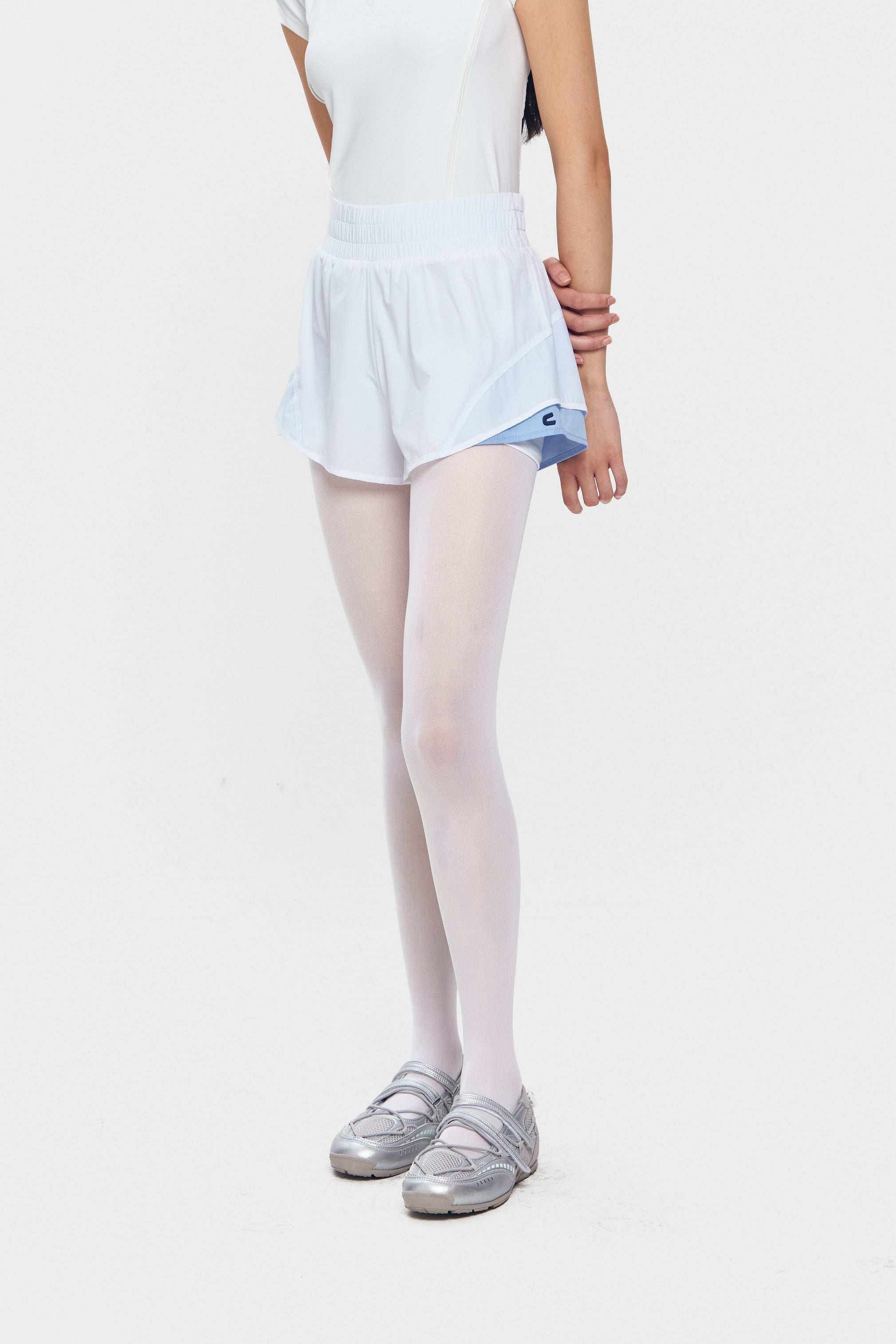 TEMPO SHORT WHITE