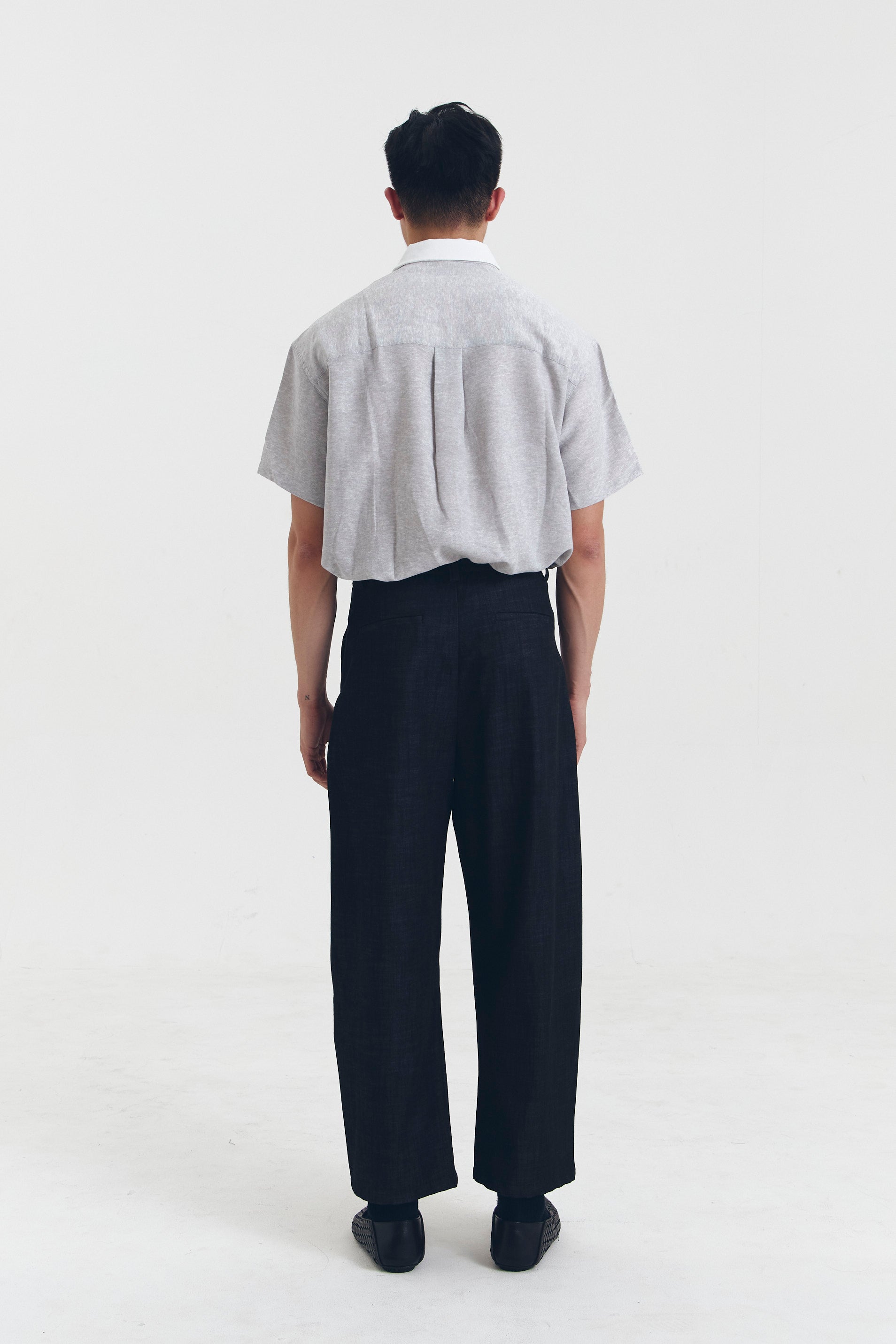 CELANA OSLO HITAM