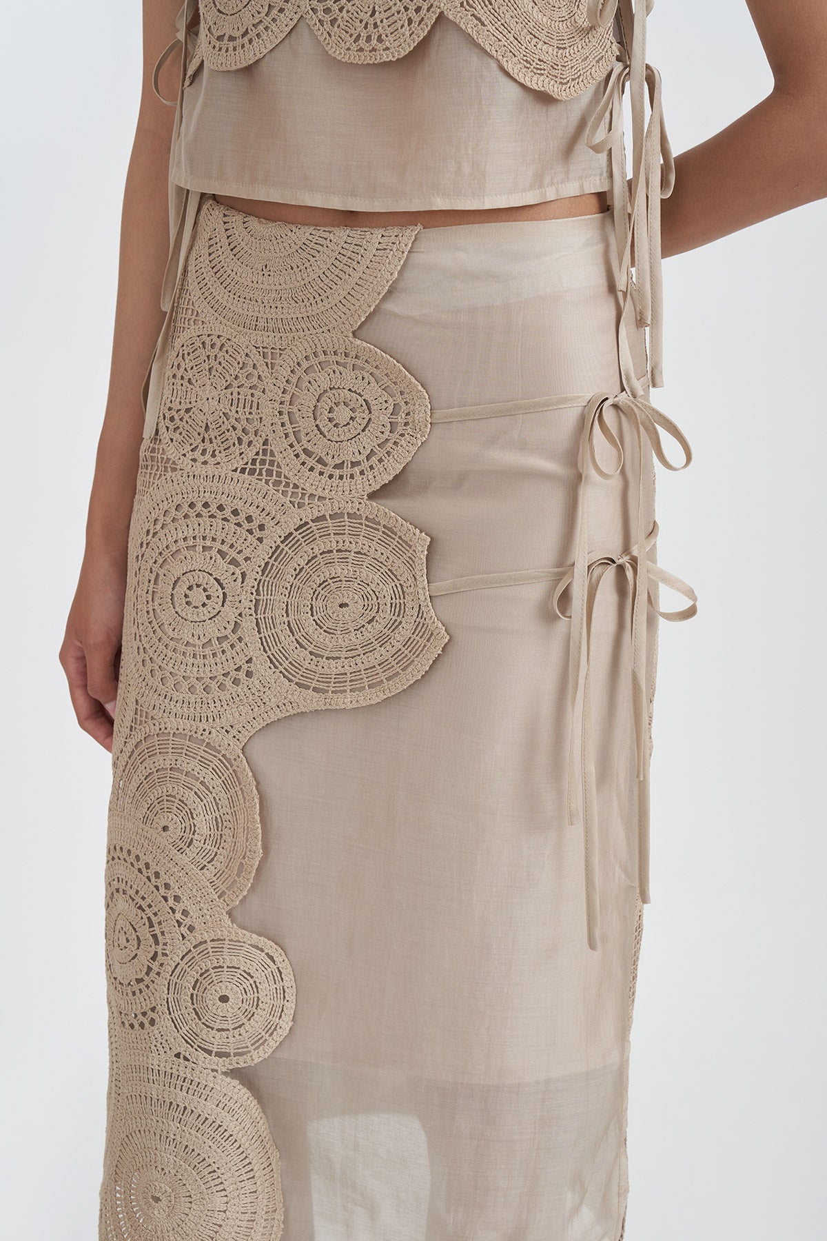 ROSETTE SKIRT BEIGE