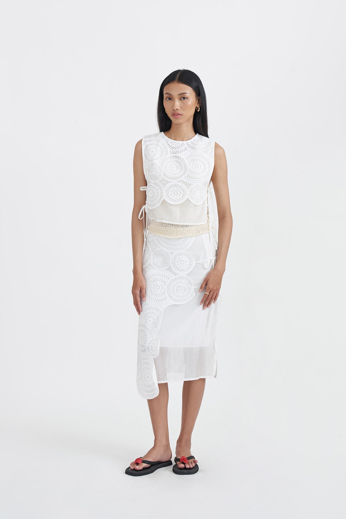 ROSETTE VEST WHITE