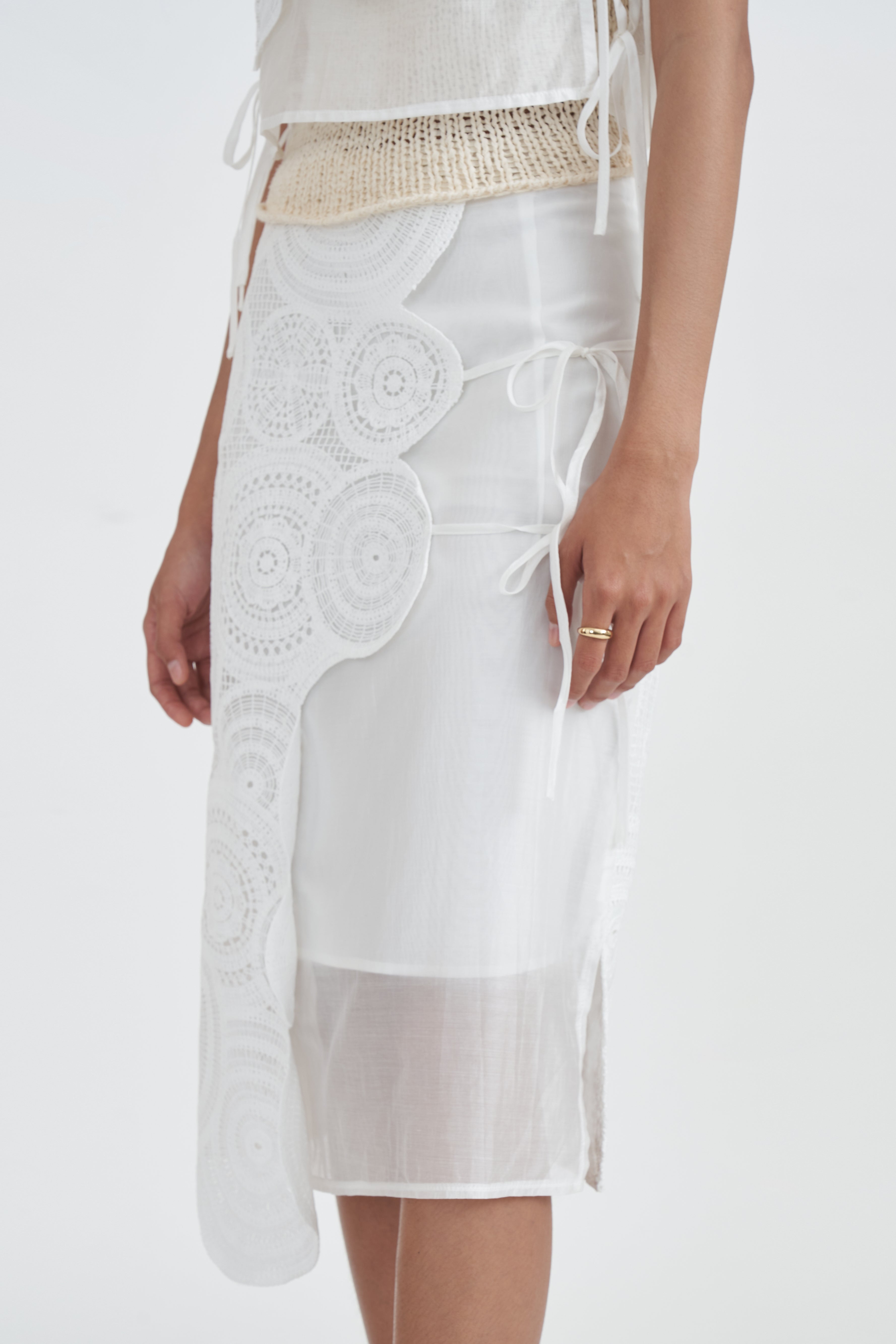 ROSETTE SKIRT WHITE