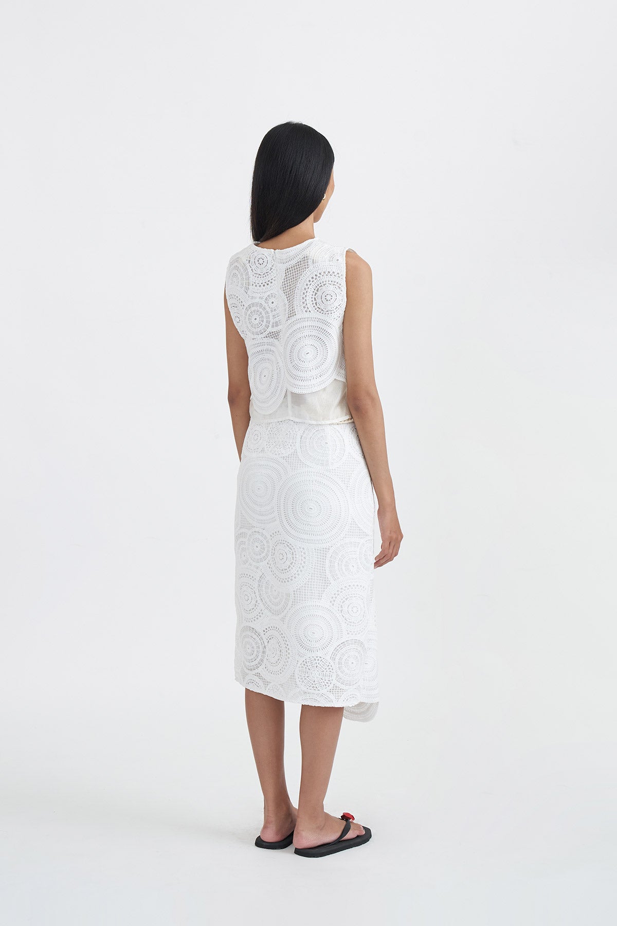 ROSETTE VEST WHITE