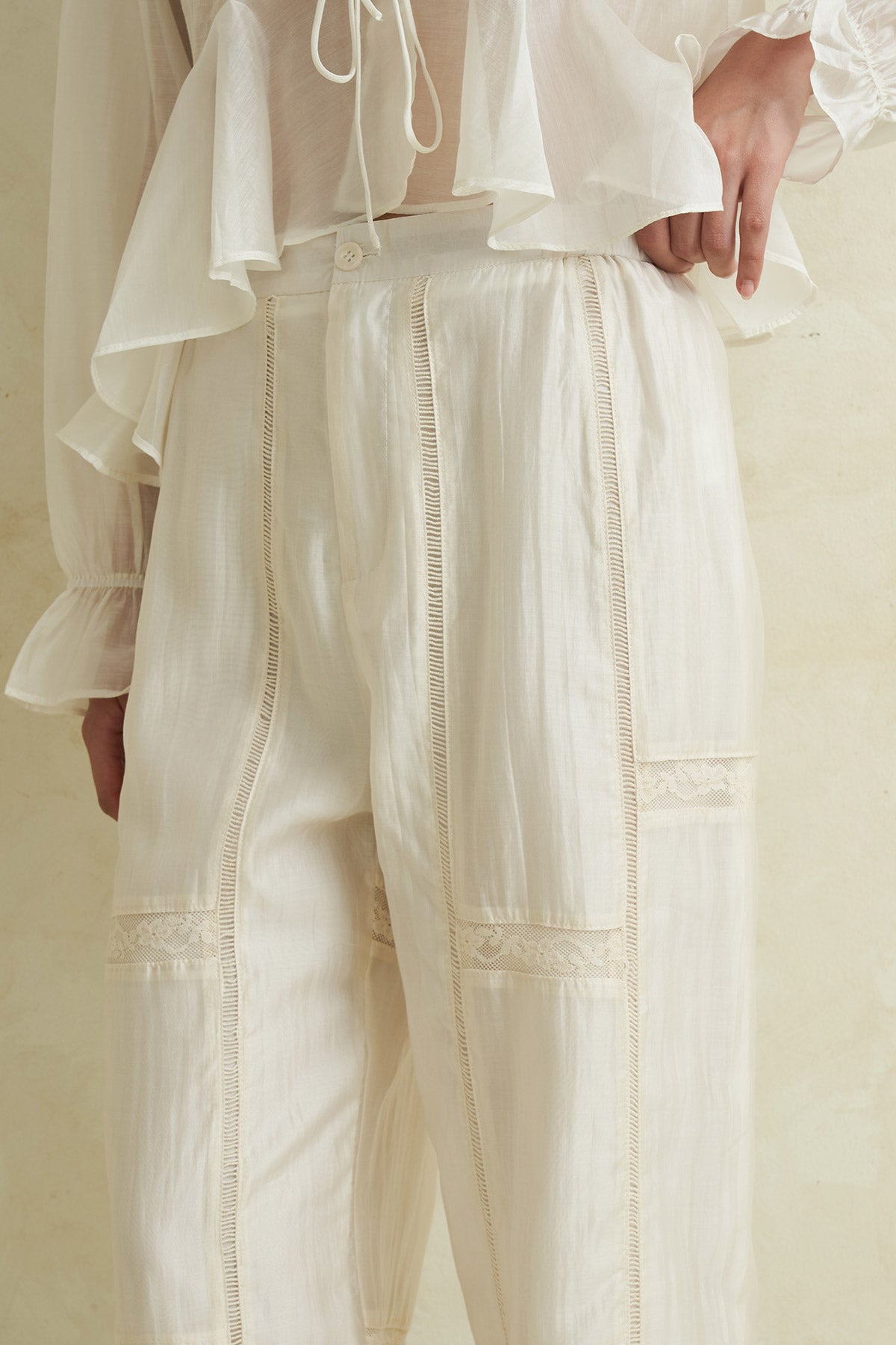 VOYAGE PANTS WHITE
