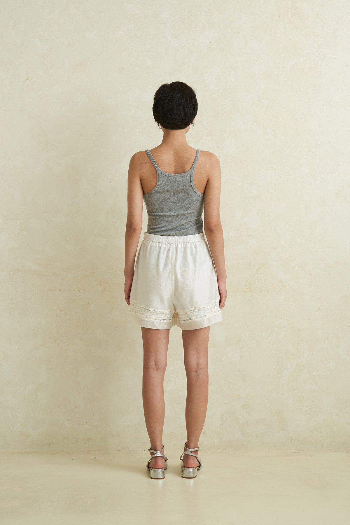 GLIMMER SHORTS WHITE